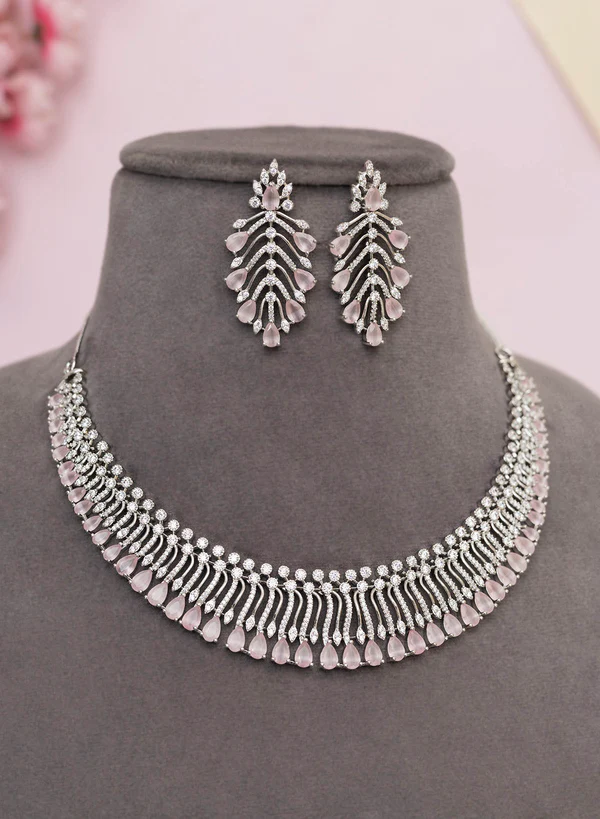 Yutika Necklace Set - Image 3